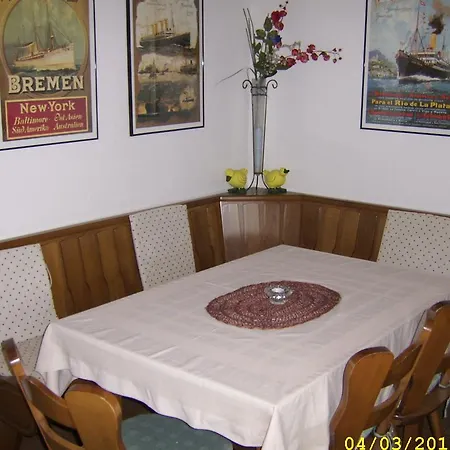 Holiday Maximilianshof 1 Holiday home Saubersrieth